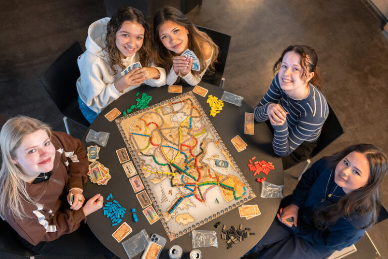 oeg fælles spil