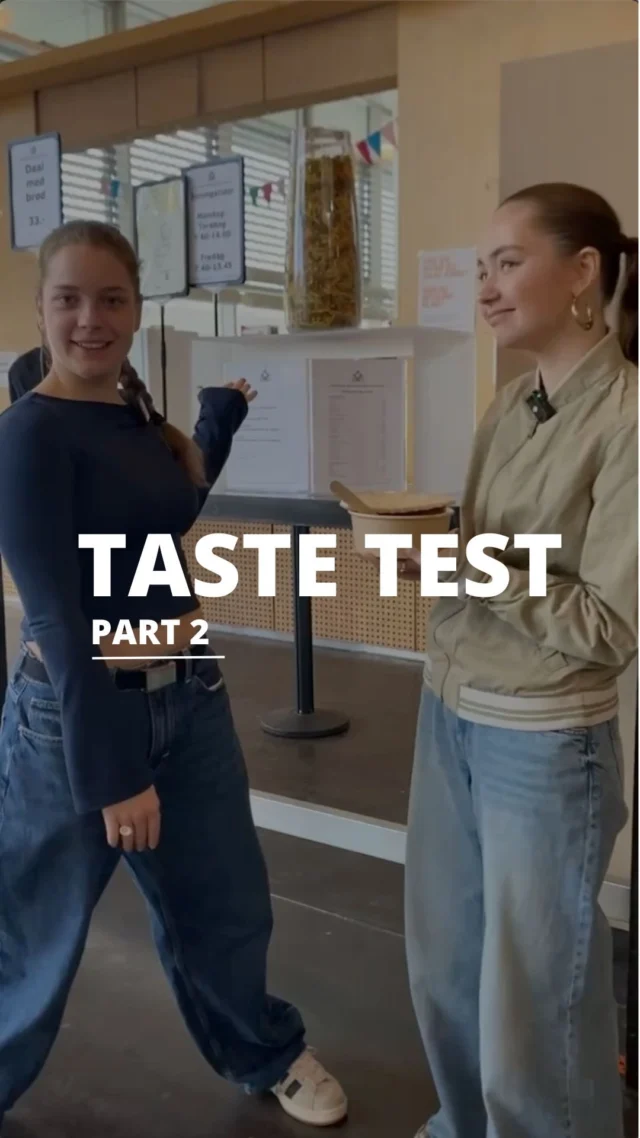 TASTE TEST! 🥘🫓  Kender du heller ikke alle kantinens mange retter og snacks?
Så se med i serien her, når vi tester dem!  I dag står menuen på dahl med brød😋
