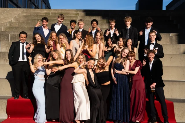 GALLAFESTEN 2025! 🪩🕺  Tak for Les Lancier, fællesspisning og et brag af en fest sidste lørdag til galla!  Find alle de andre gode billeder på linket i bio 📸