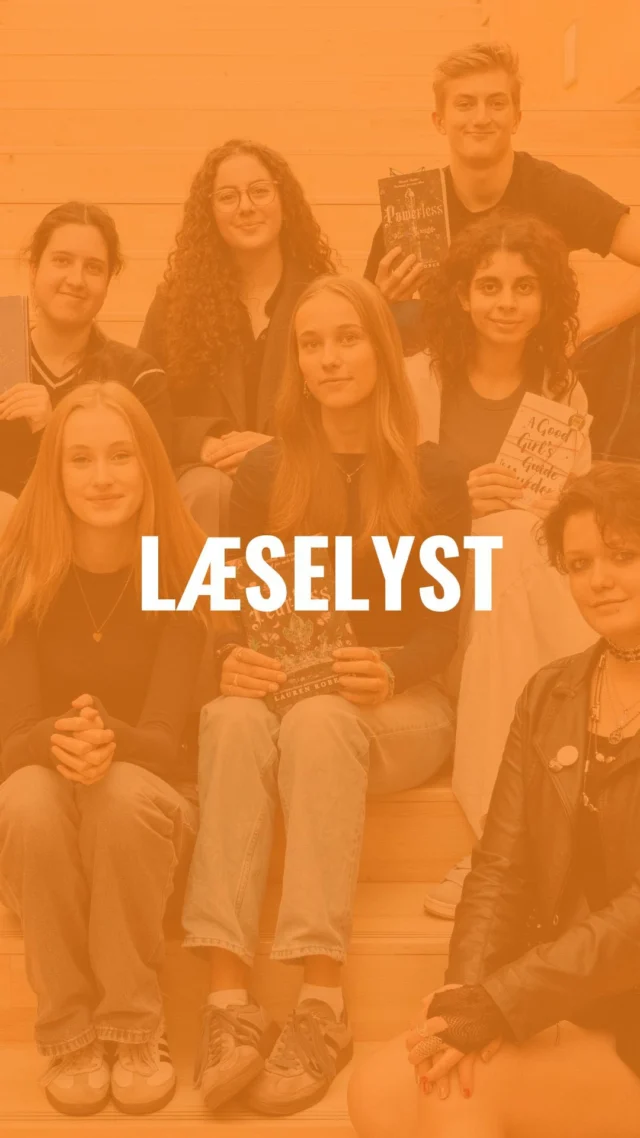 LÆSELYST! 📚  På mandag starter læselyst, hvor vi bruger de første 45 min. af 2. modul på ren læsetid.
Det sker igen onsdag – og i næste uge kører vi videre tirsdag og torsdag. 🔁✨  Alt du skal gøre? Find en trykt bog, du har lyst til at forsvinde ind i. Romaner, noveller, digte, faglitteratur – dansk eller engelsk. Du bestemmer! 🙌  📖 Husk bogen på mandag – så ses vi til Læselyst! 💛