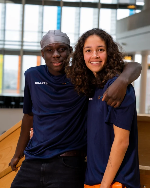 ELITEIDRÆT PÅ OEG 💪🔥  Drømmer du om at kombinere din sport på højt niveau med en STX-uddannelse?  På Ørestad Gymnasium kan du som Team Danmark- eller Team Copenhagen-eliteidrætsudøver få en hverdag, hvor skole og sport går hånd i hånd 🏃‍♀️📚  Vil du vide mere?
Så kom til åbent hus d. 15. januar og hør, hvordan eliteidræt fungerer på OEG 👀✨  Ellers kan du selvfølgelig også læse mere på vores hjemmeside - link i bio 🔗